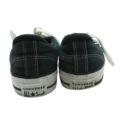 Low-Top Athletic Shoes
