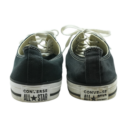 Black Low-Top Athletic Shoes
