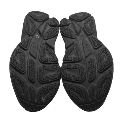 Bondi 8 Caged Low-Top Athletic Shoes
