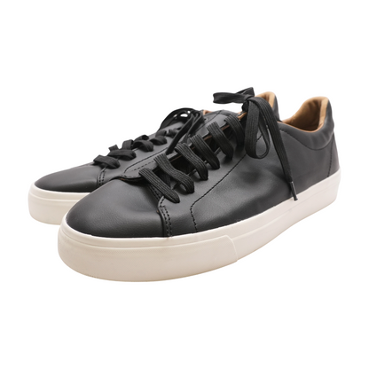 Black Low-Top Athletic Shoes