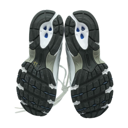 530 White Low Top Athletic Shoes