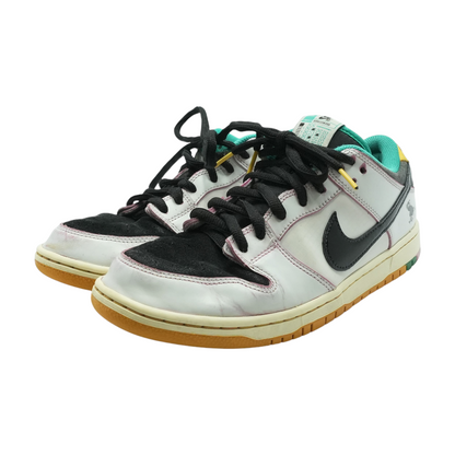 SB Dunk Low Low-Top Athletic Shoes