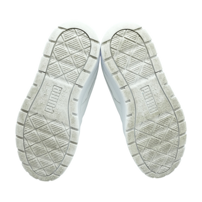 Low-Top Athletic Shoes
