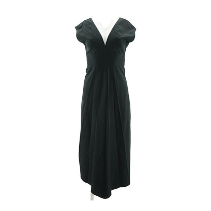 Black Solid V-Neck Sleeveless Maxi Dress