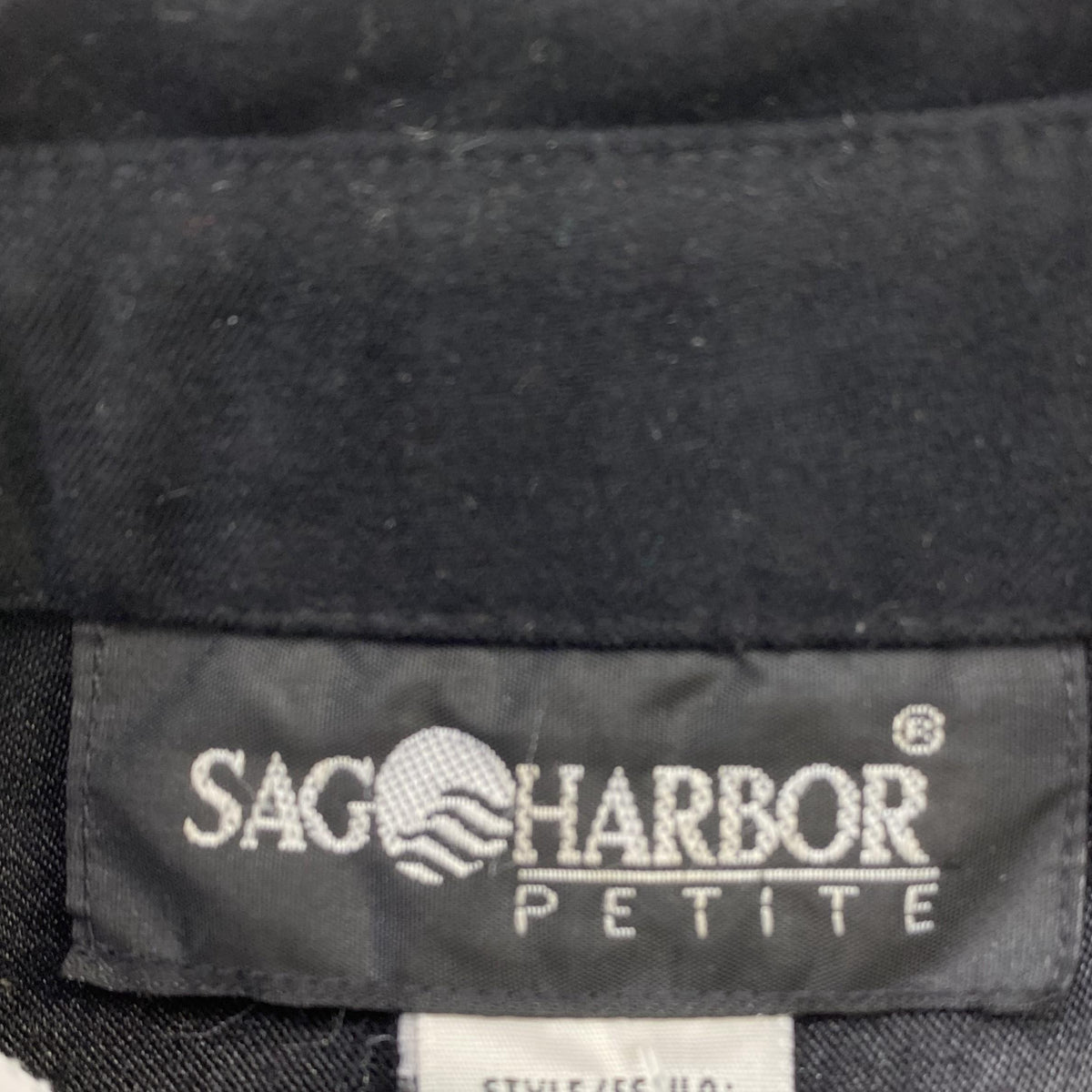 Sag Harbor Vintage Black Petite Button Down – Image 3