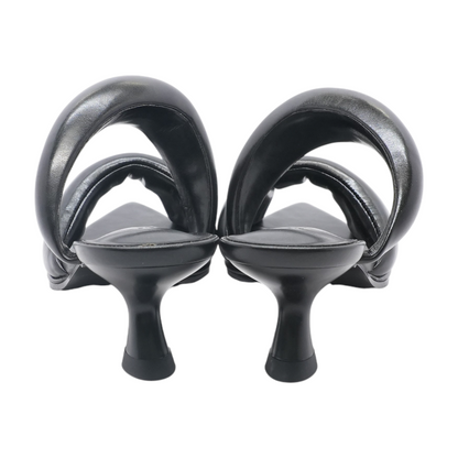 Sara Mules in Black