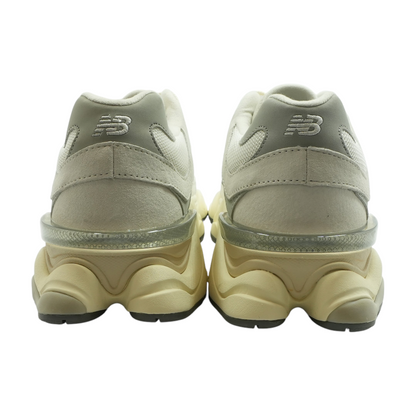 9060 Low-Top Athletic Shoes