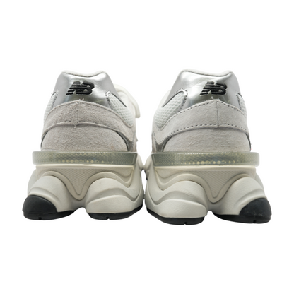 9060 Low-Top Athletic Shoes