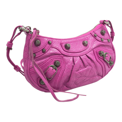 Le Cagole Shoulder Bag in Lipstick Pink