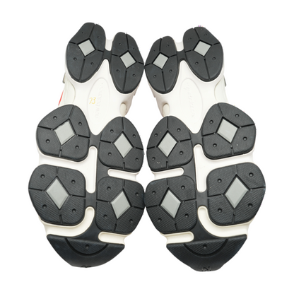 9060 Low-Top Athletic Shoes