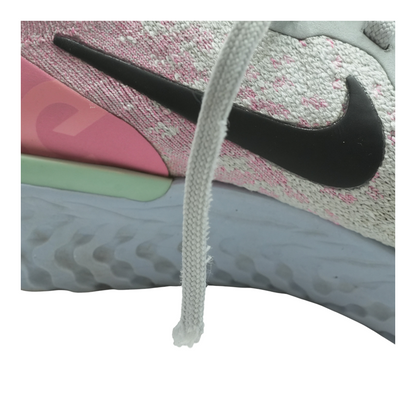 Epic React Flyknit Low-Top Athletic Shoes