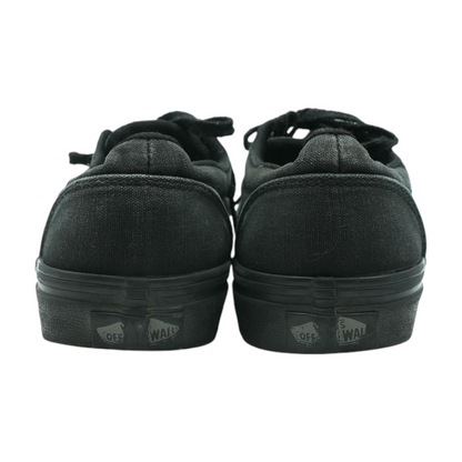 Black Low-Top Athletic Shoes