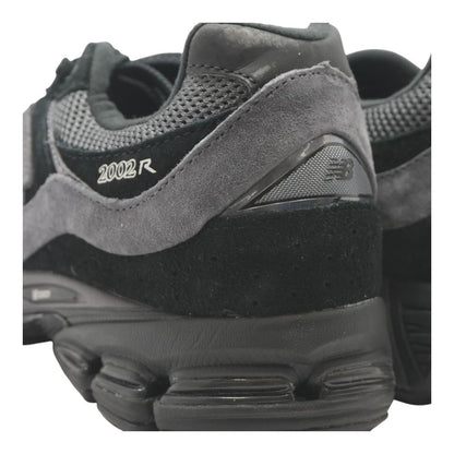 2002R Black Low Top Athletic Shoes