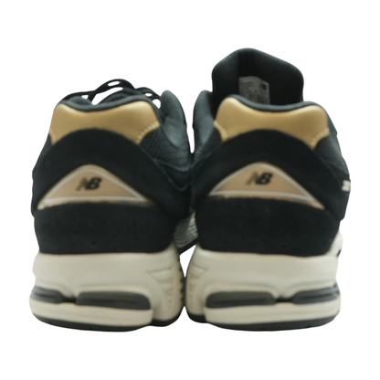 2002 Low-Top Athletic Shoes