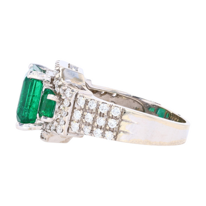 2 5/8 ctw 18K White Gold Emerald Statement Ring