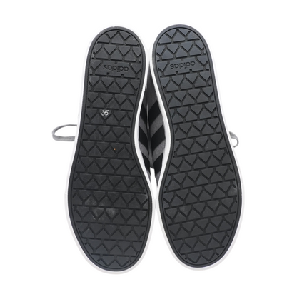 Daily 4.0 Low-Top Athletic Shoes