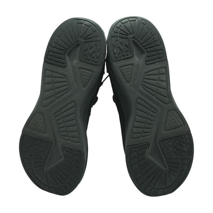 Black Low Top Athletic Shoes