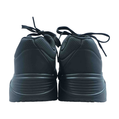Black Low-Top Athletic Shoes