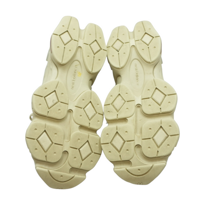 9060 Low-Top Athletic Shoes