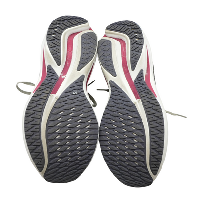Wave Rider 28 Low-Top Athletic Shoes