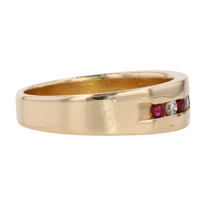 1/10 ctw 14K Yellow Gold Diamond Band