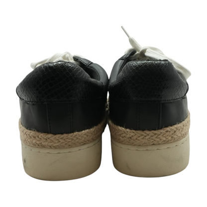 Black Low-Top Athletic Shoes