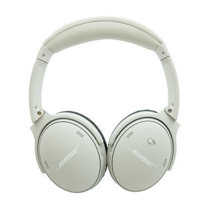 White QuietComfort Noise Cancelling Headphones