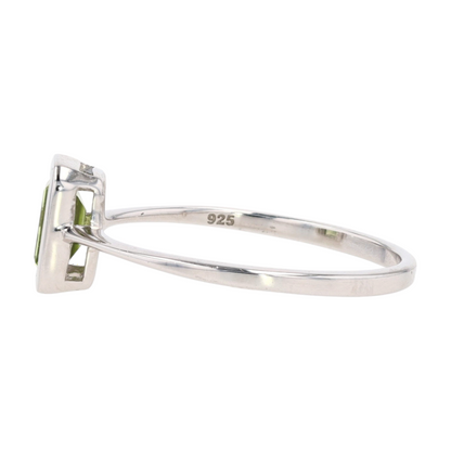 1/2 ctw Sterling Silver Peridot Fashion Ring