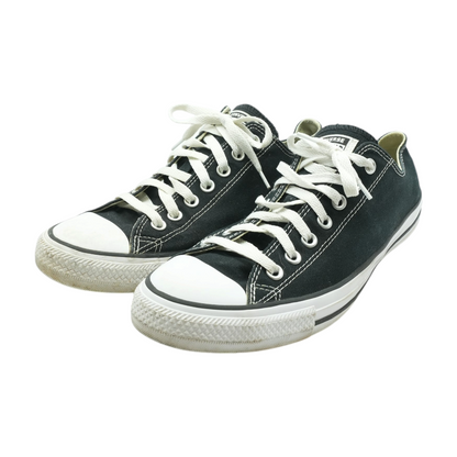 Black Low-Top Athletic Shoes