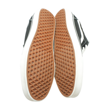 Black Low-Top Athletic Shoes