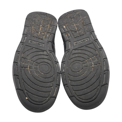 Black Low-Top Athletic Shoes