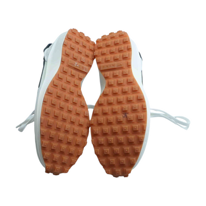 Waffle Debut Low-Top Athletic Shoes