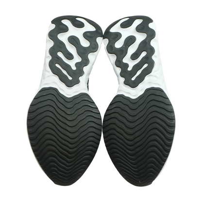React Phantom Run Flyknit 2 Low-Top Athletic Shoes