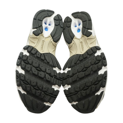740 White Low Top Athletic Shoes