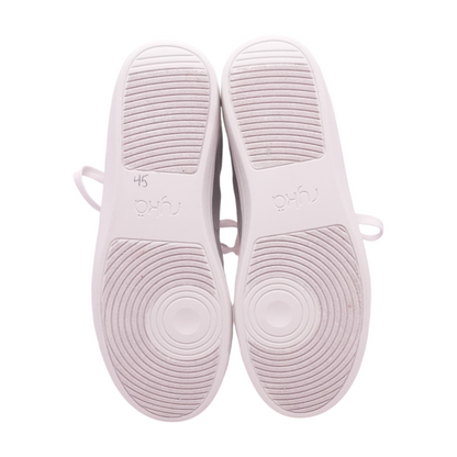 Viv Classic Low-Top Athletic Shoes