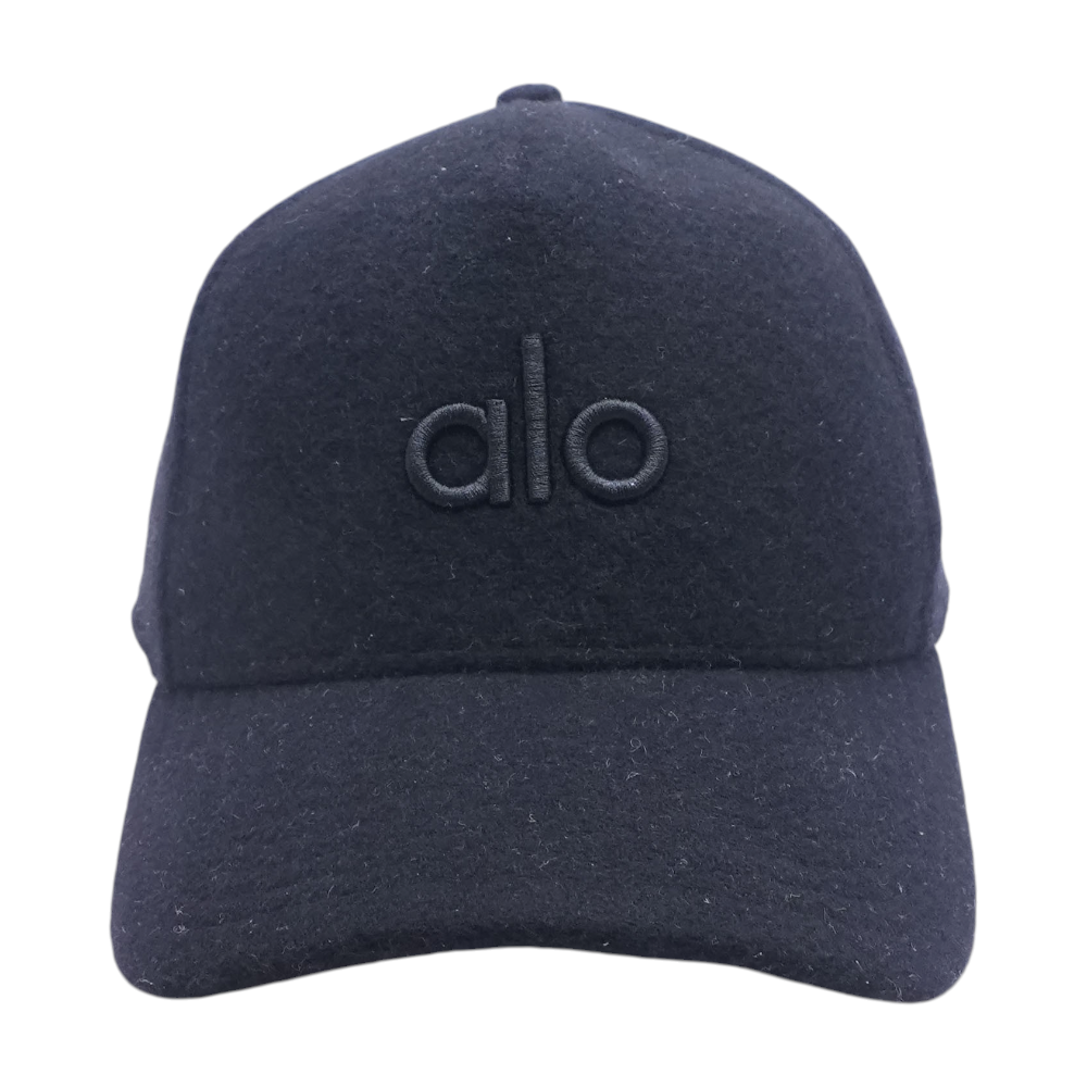 Alo Yoga Black Ballcap – Image 1