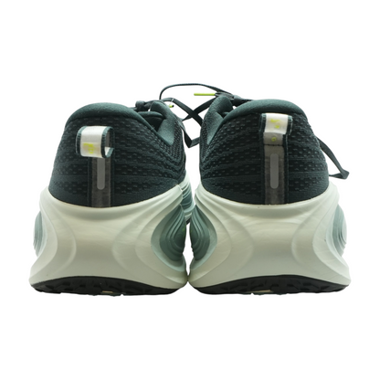Vomero Plus Low-Top Athletic Shoes