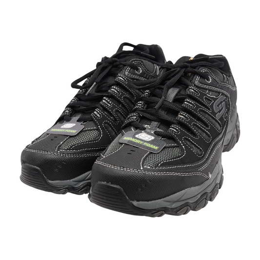 Black Low-Top Athletic Shoes