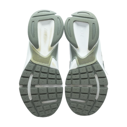 AL8 Low-Top Athletic Shoes
