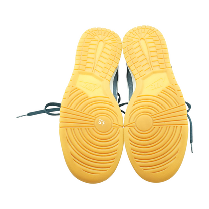 Dunk Low SE Low-Top Athletic Shoes