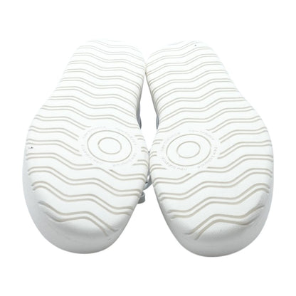 CT302 White Low Top Athletic Shoes