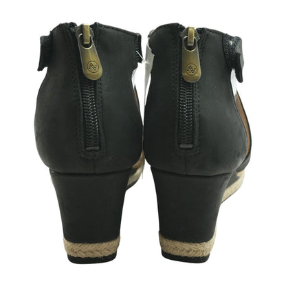 Black Wedged Sandals
