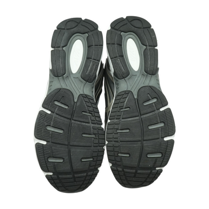 Gray Low-Top Athletic Shoes
