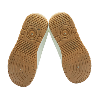 Low-Top Athletic Shoes