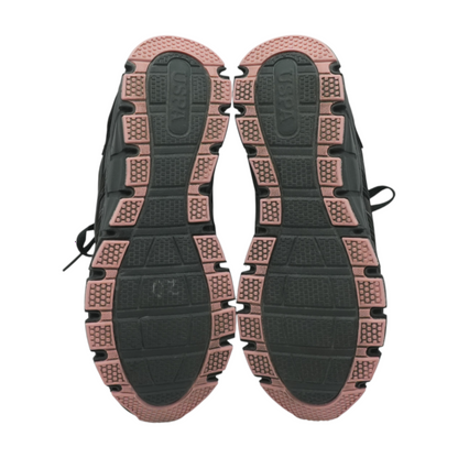 Black Low-Top Athletic Shoes