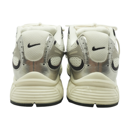 V5 RNR Low-Top Athletic Shoes