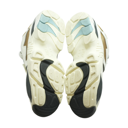 Air Diamond Turf Mid-Top Athletic Shoes