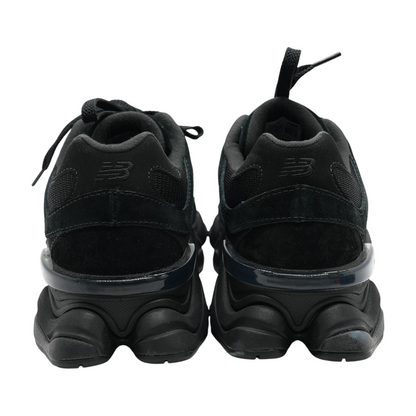 9060 Low-Top Athletic Shoes