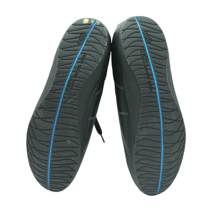 Low-Top Athletic Shoes