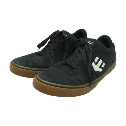 Axel Low-Top Athletic Shoes